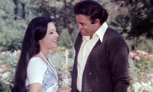 Suchitra Sen and Sanjeev Kumar in 'Aandhi'
