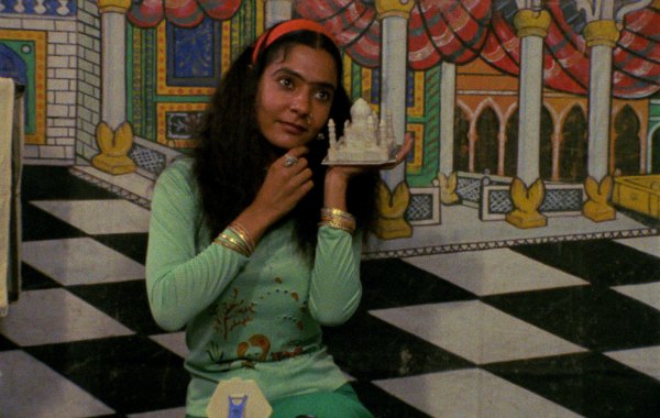 Thumbnail for Film Review: 'Om Dar-Ba-Dar'
